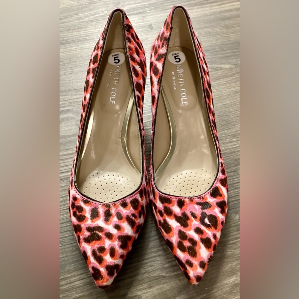 Kenneth Cole NY Women's Size 5M Riley 85 Bubble Gum Dyed Calf Hair Leopard Pump